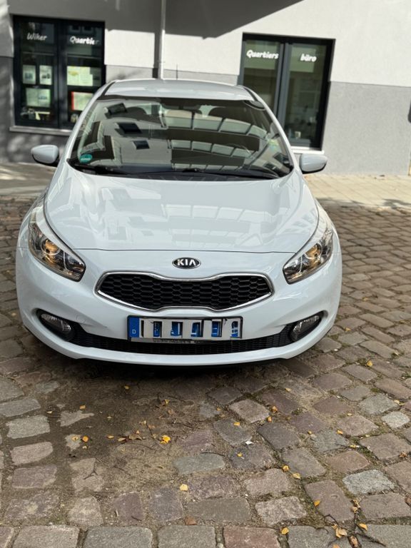 Kia ceed / Ceed 83.000 km 7.700 € Kiel 24106