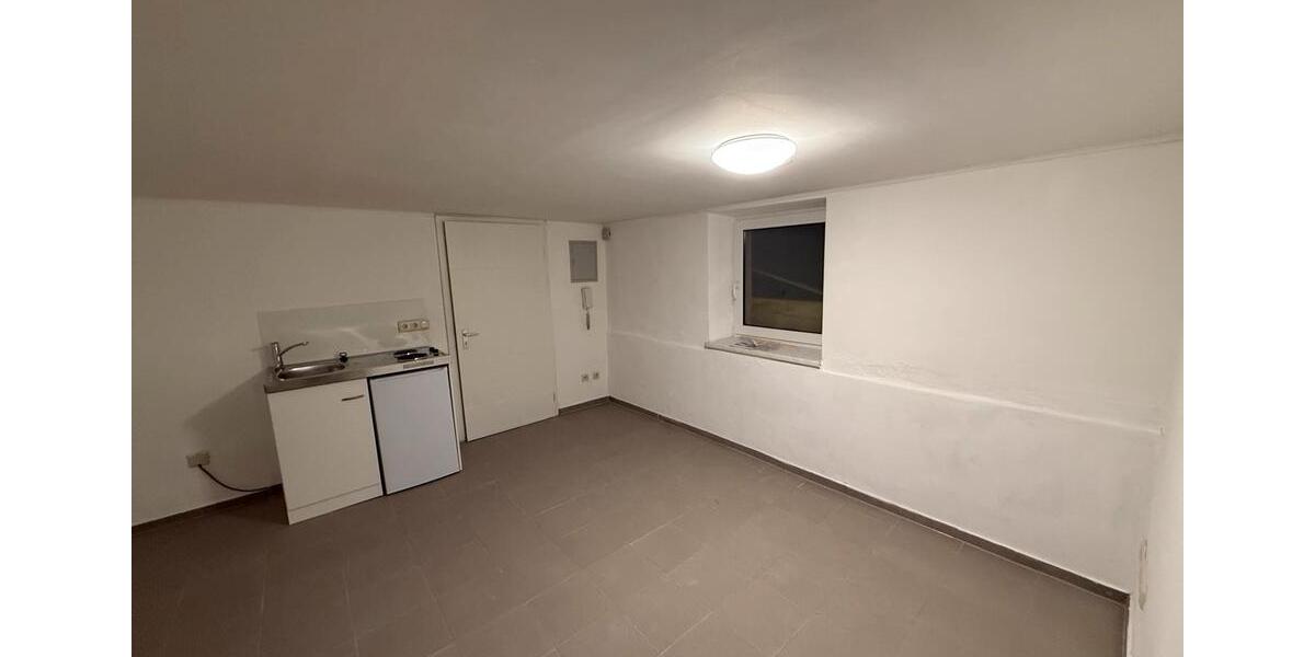 Kleine Kellerwohnung 37,5 m2 1 Zi. + Wohnküche und Bad 2 zimmer