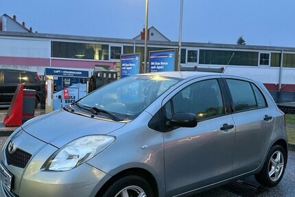 Toyota Yaris 160.000 km 2.800 &euro; Pirmasens 66953