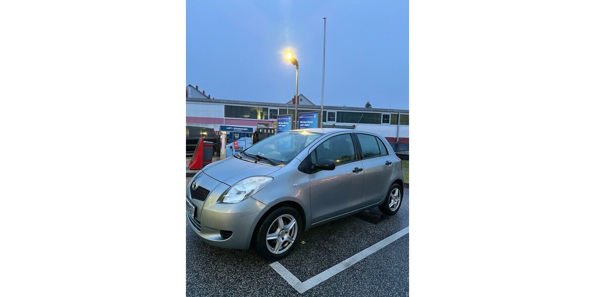 Toyota Yaris 160.000 km 2.800 &euro; Pirmasens 66953