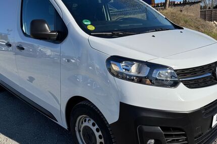 Opel Vivaro 21.791 km 23.998 € Weimar 99423