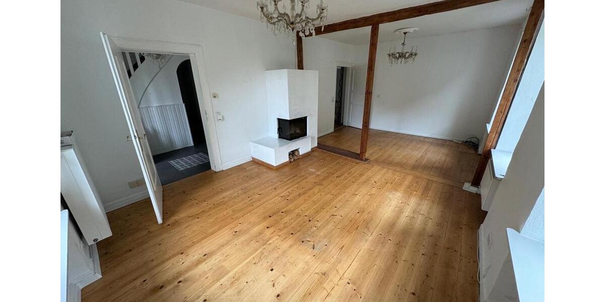 Idyllisches EFH mit großem Garten und Pool (Kauf möglich) 7 zimmer