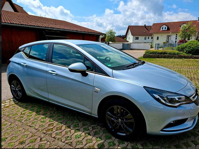 Opel Astra 73.000 km 9.300 &euro; Loßburg 72290