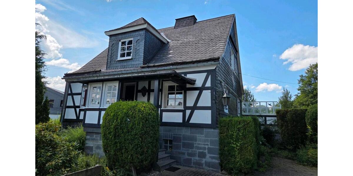 Einfamilienhaus Schmallenberg - 9 Zimmer, 170 m&sup2;, 375.000&euro; | Angebot:27074531