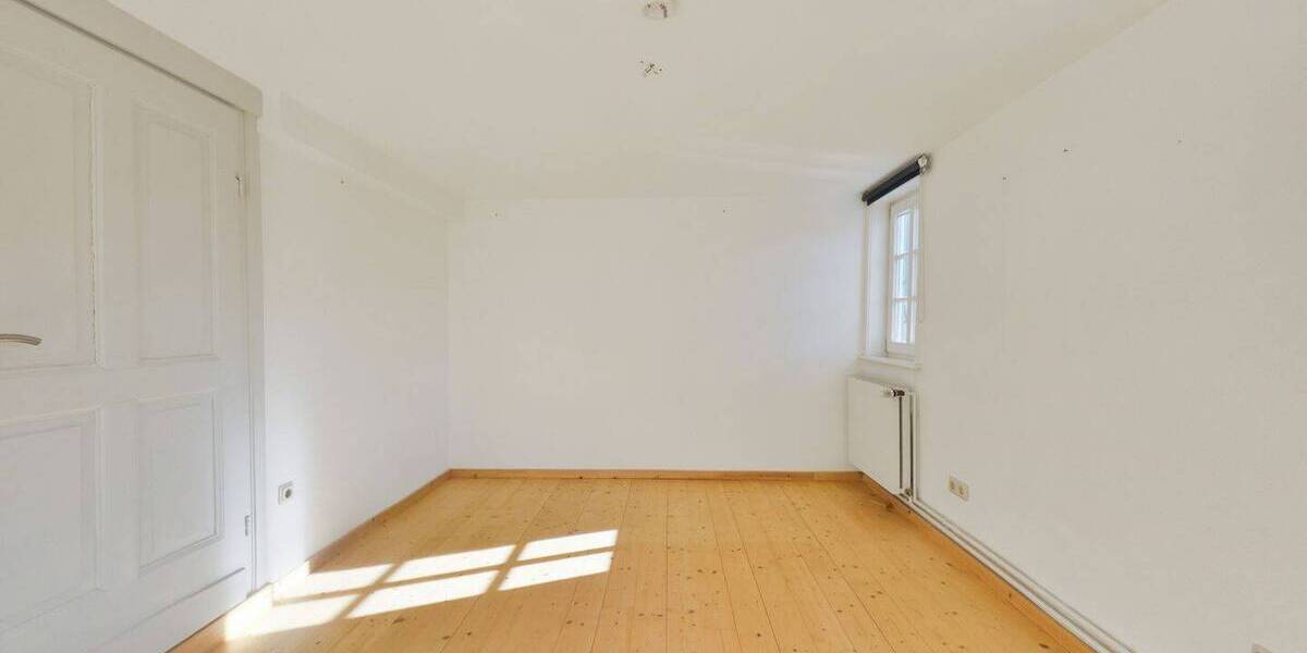 Mehrfamilienhaus, Wohnhaus Haunetal Wehrda - 8 Zimmer, 180 m&sup2;, 1.100&euro; | Angebot:26433531