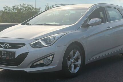 Hyundai i40 149.000 km 7.499 &euro; Duisburg 47138