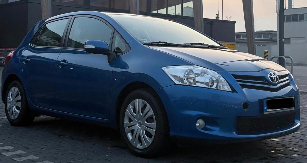 Toyota Auris 115.000 km 7.900 &euro; Berlin 12105