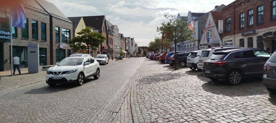 Einfamilienhaus Bredstedt - 15 Zimmer, 558 m&sup2;, 850.000&euro; | Angebot:26796201