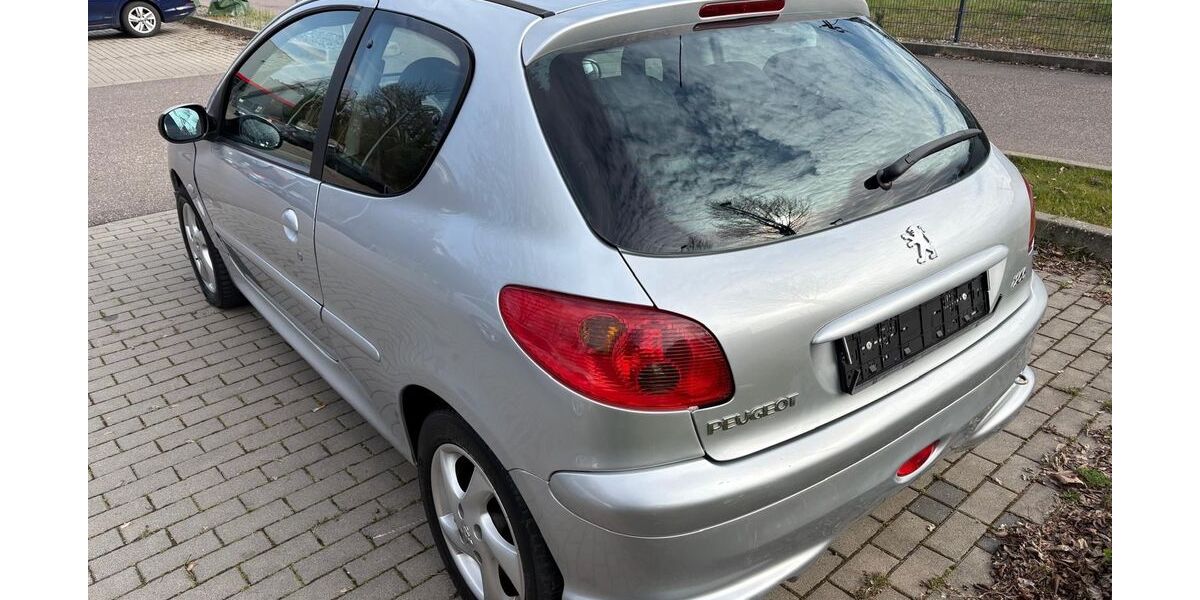 Peugeot 206 140.000 km 800 &euro; Pforzheim 75172