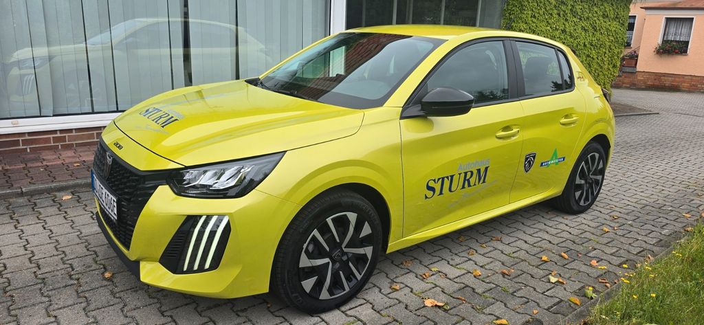 Peugeot 208 3.800 km 30.300 &euro; Dresden OT Pappritz 01328