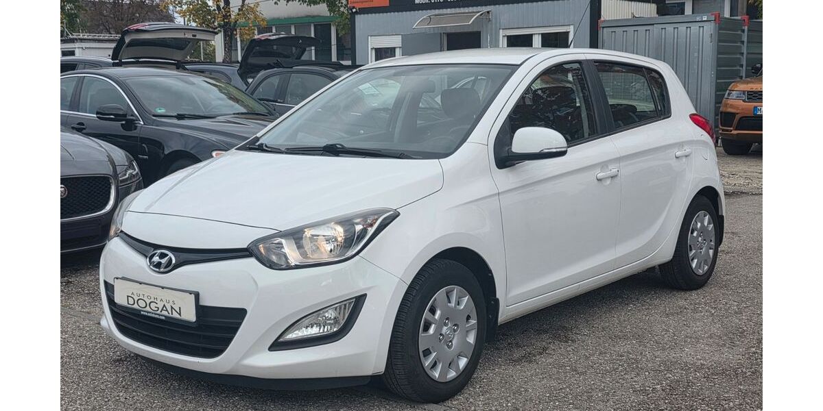 Hyundai i20 39.931 km 9.999 € München 81243