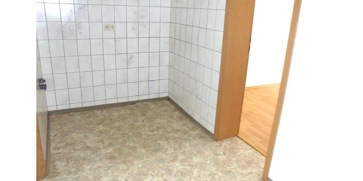 Etagenwohnung Lichtenstein (Sachsen) - 2 Zimmer, 40 m&sup2;, 210&euro; | Angebot:25889899