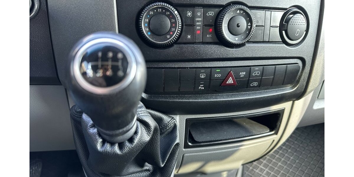 Mercedes-Benz Sprinter 316 CDI Tourer 2,2,2,3 mit 2,8 to AHK 250.794 km 24.871 &euro; Mainz 55122