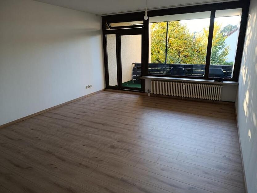 2-Zimmer-Wohnung mit großer Loggia in RöthenbachPegnitz zimmer