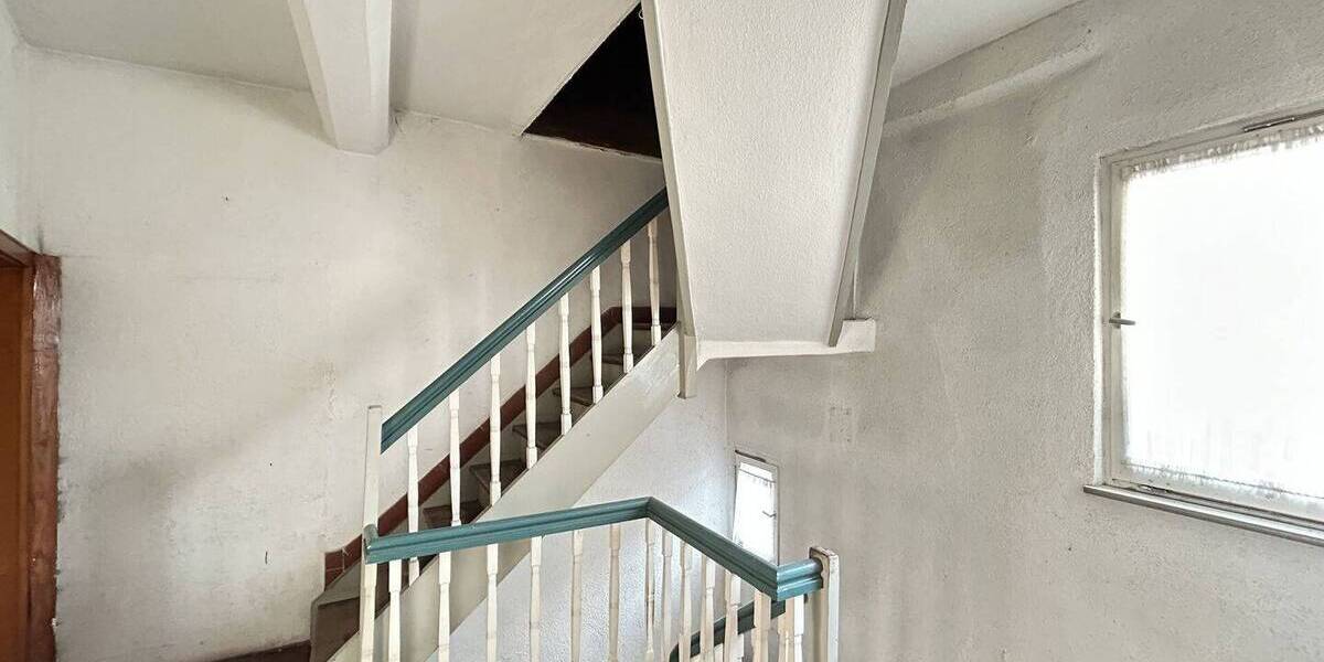 Mehrfamilienhaus, Wohnhaus Erlangen / Frauenaurach Frauenaurach - 8 Zimmer, 236 m&sup2;, 359.000&euro; | Angebot:24051824