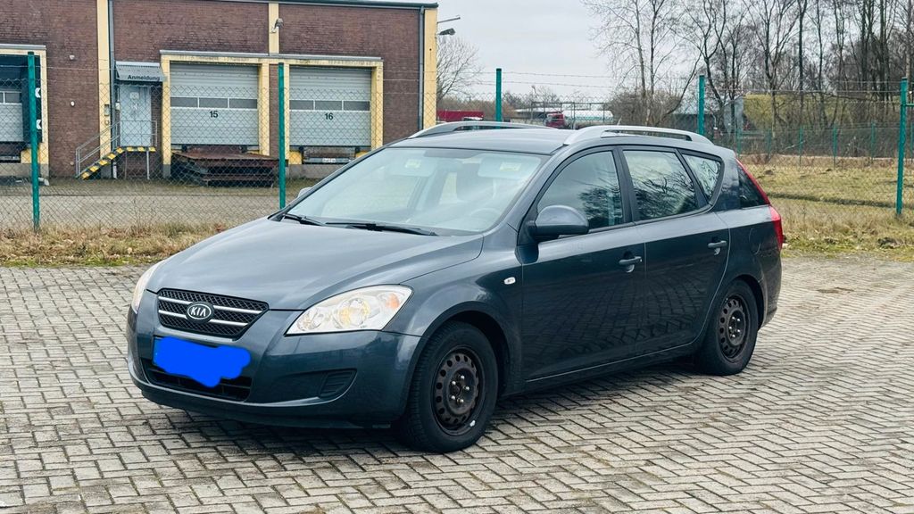Kia ceed / Ceed 243.000 km 1.350 &euro; Essen Oldenburg 49632