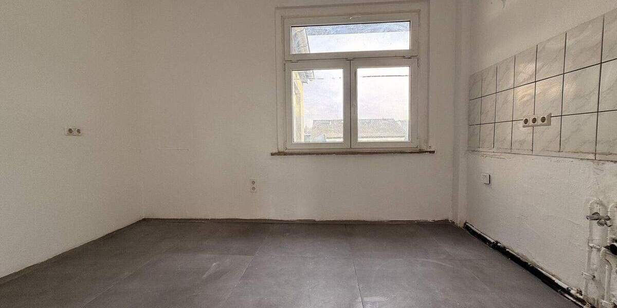 Etagenwohnung Zwickau Innenstadt - 5 Zimmer, 115 m&sup2;, 550&euro; | Angebot:24633495