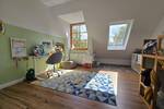 großzügige 4-Zimmer Dachgeschoßwohnung mit Südbalkon in zentraler Lage zu vermieten!!