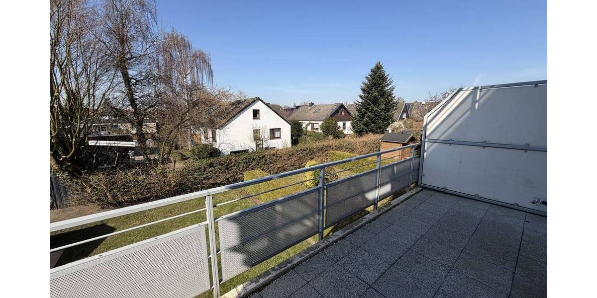 Etagenwohnung Uetersen - 3 Zimmer, 97 m&sup2;, 1.200&euro; | Angebot:25995752