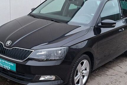 Skoda Fabia 93.311 km 9.499 &euro; Detmold 32758