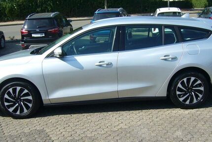 Ford Focus 26.629 km 19.999 € Wolfhagen 34466