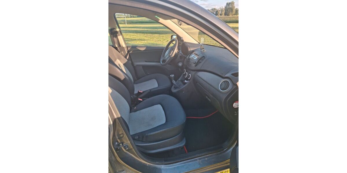 Hyundai i10 128.000 km 1.000 &euro; Aschersleben 06449