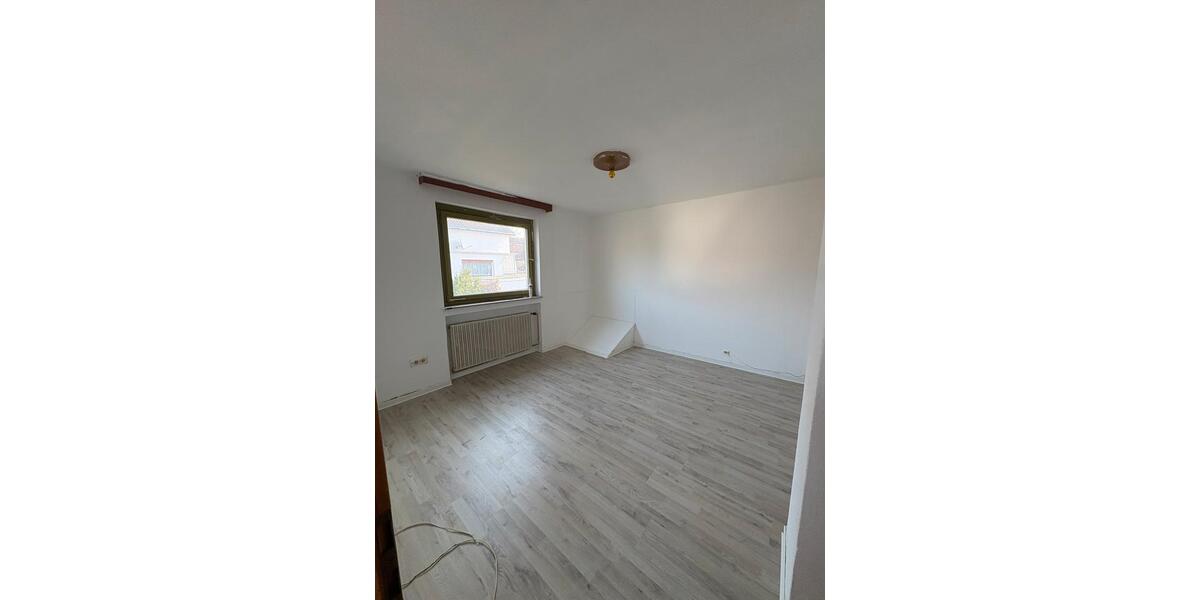 Doppelhaushälfte Bad Pyrmont - 4 Zimmer, 102 m&sup2;, 910&euro; | Angebot:26040583