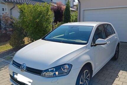 VW Golf 106.000 km 11.100 &euro; Bogen 94327