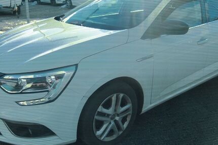 Renault Megane 145.000 km 8.999 &euro; Hohenbrunn bei München 85662