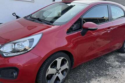 Kia Rio 104.800 km 4.999 &euro; Staufenberg 35460