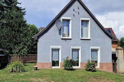 Einfamilienhaus mit Nebengelass auf einem großen und von viel Grün umgebenen Grundstück am Ortsrand von Nauendorf 5 zimmer