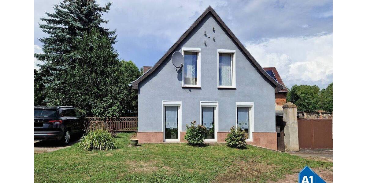 Einfamilienhaus mit Nebengelass auf einem großen und von viel Grün umgebenen Grundstück am Ortsrand von Nauendorf 5 zimmer