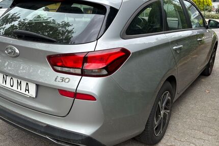 Hyundai i30 214.702 km 7.128 &euro; Frankfurt am Main 60389