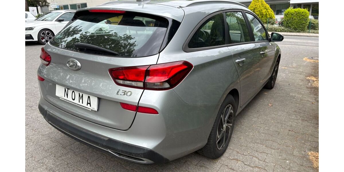 Hyundai i30 214.702 km 7.128 &euro; Frankfurt am Main 60389