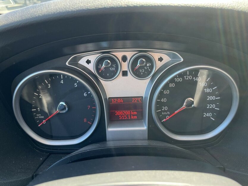 Ford Focus Titanium / LPG / Sitzheizung / Xenon / AHK 299.000 km 3.990 € Mönchengladbach 41066