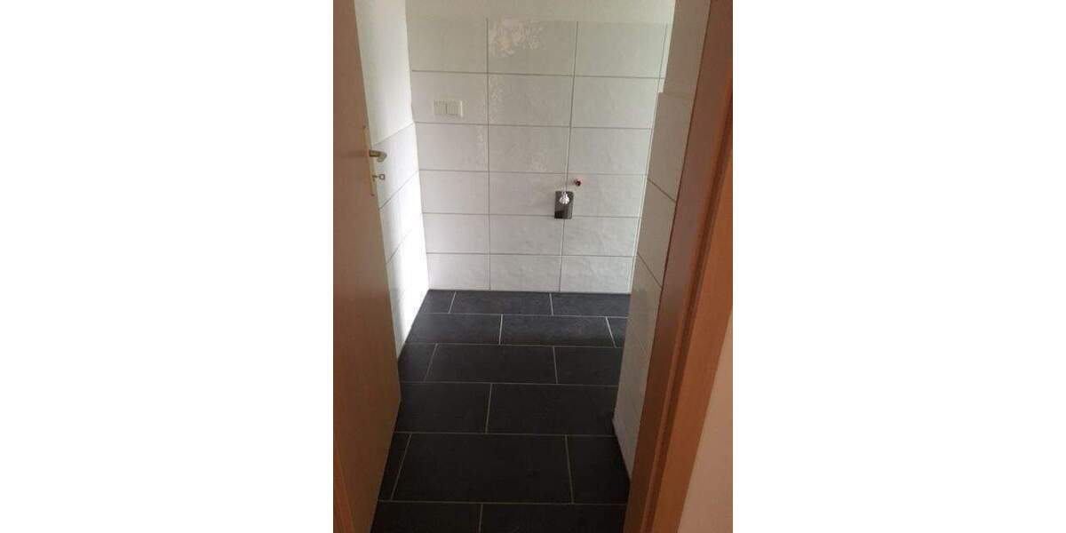 Etagenwohnung Teuchern - 2 Zimmer, 53 m&sup2;, 45.000&euro; | Angebot:26703157
