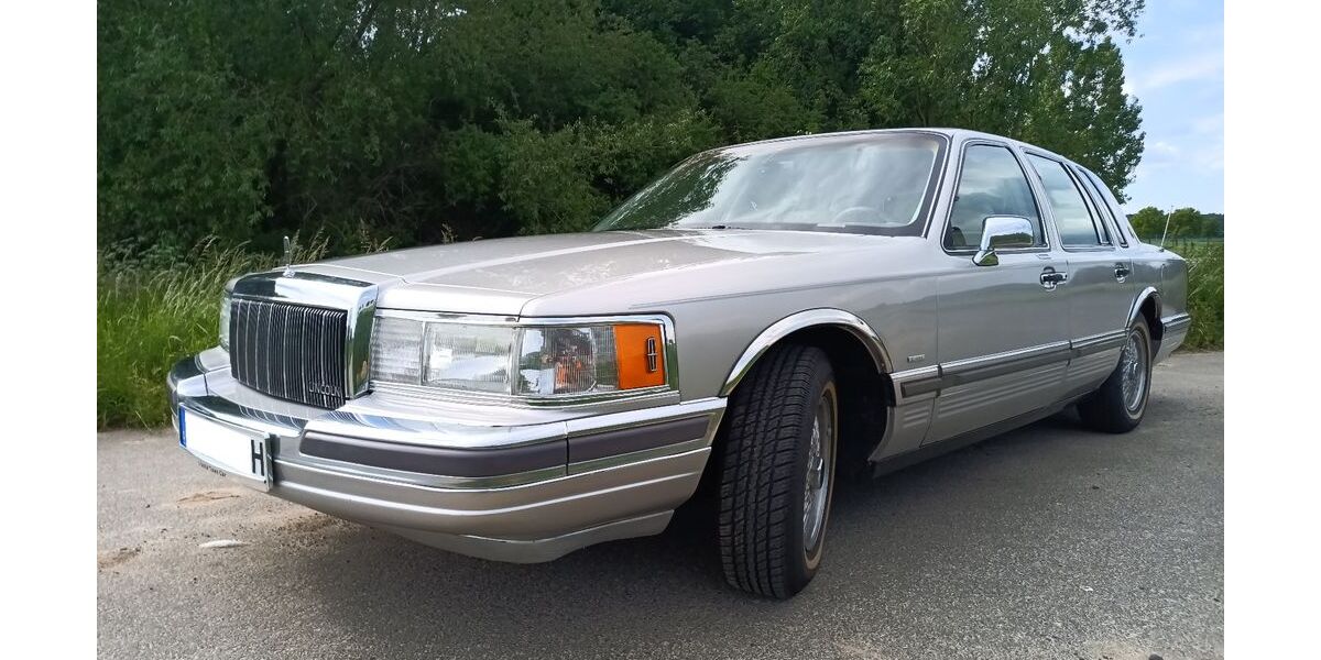 Lincoln Town Car 229.000 km 12.250 &euro; Hahausen 38729