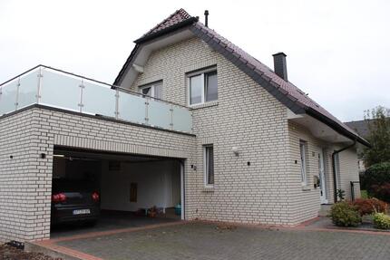 Einfamilienhaus mit Doppelgarage & Garten zimmer