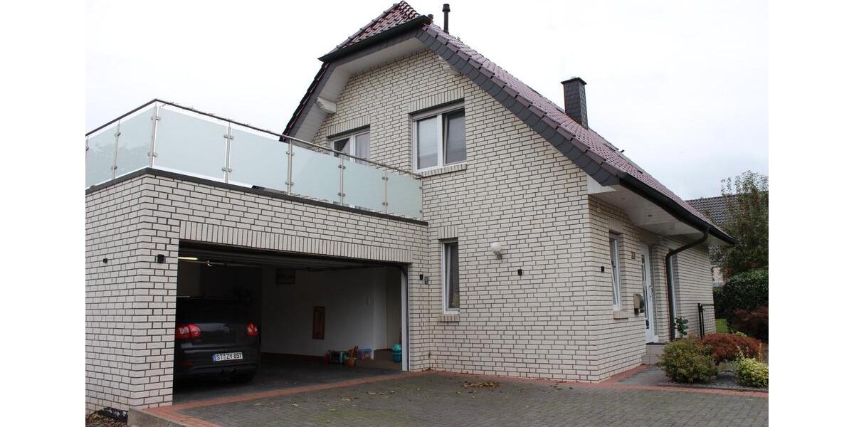 Einfamilienhaus mit Doppelgarage & Garten zimmer