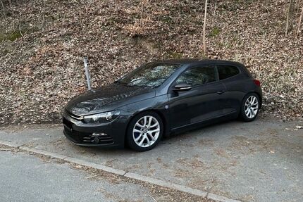 VW Scirocco 215.349 km 3.899 &euro; Hamburg 21037
