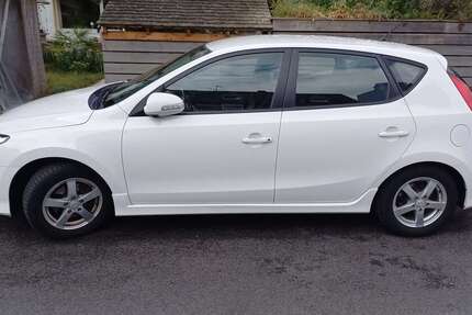 Hyundai i30 119.000 km 4.300 € Köln 50827