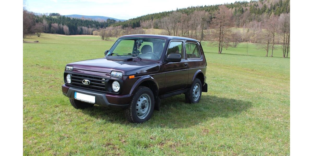 Lada Niva 41.000 km 11.699 &euro; Raschau-Markersbach 08352