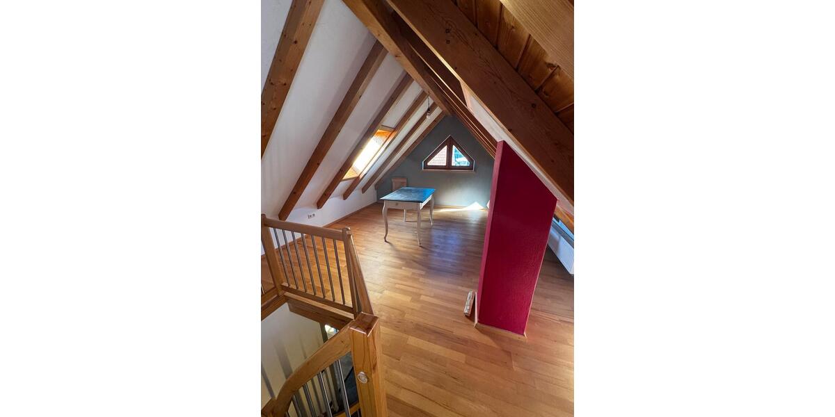 Dachgeschoßwohnung Stegaurach - 5 Zimmer, 180 m&sup2;, 2.300&euro; | Angebot:26288325