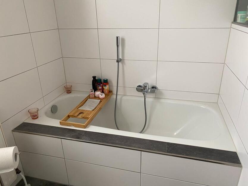 3 Zi Whg mit Balkon, neuem Bad uvm