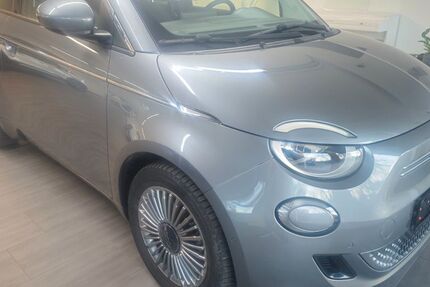 Fiat 500e 12.000 km 17.990 &euro; Moorenweis 82272