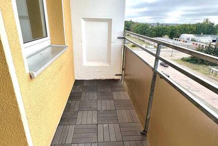 Wohnung Tangerhütte - 3 Zimmer, 57 m&sup2;, 300&euro; | Angebot:25689337