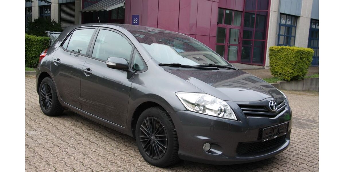 Toyota Auris 245.000 km 3.000 &euro; Würselen 52146