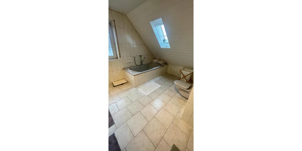 Dachgeschoßwohnung Langen (Hessen) - 3 Zimmer, 110 m&sup2;, 1.490&euro; | Angebot:25918763