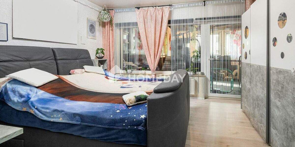 Zweifamilienhaus mit 210 m² Wohnfläche, Wintergärten, Loggia und gepflegtem Gartenparadies 1 zimmer