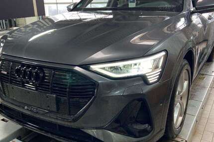 Audi e-tron 20.363 km 37.990 &euro; Hamburg 22047